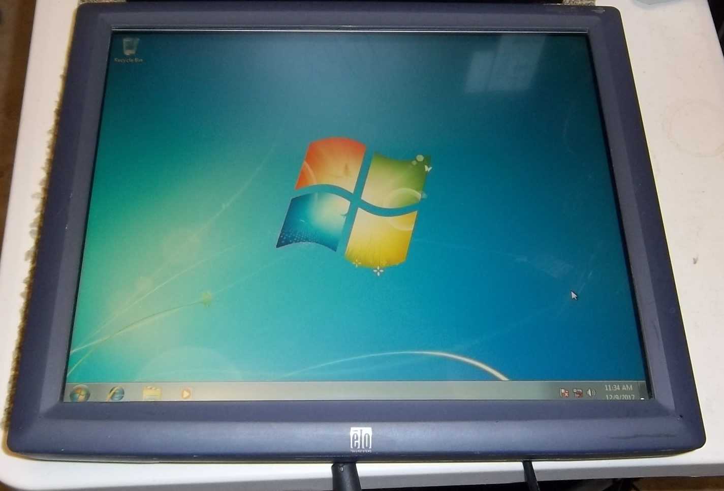ELO Touch Systems ET1920L 19 inch touch screen LCD